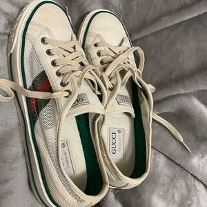 Gucci Cream Canvas Low-Top Sneakers with Green & Red Web